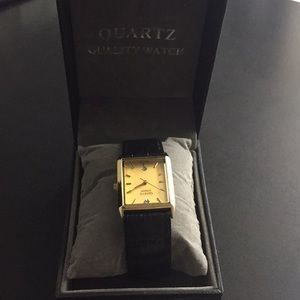 Geneva Diamond women’s watch with leather band